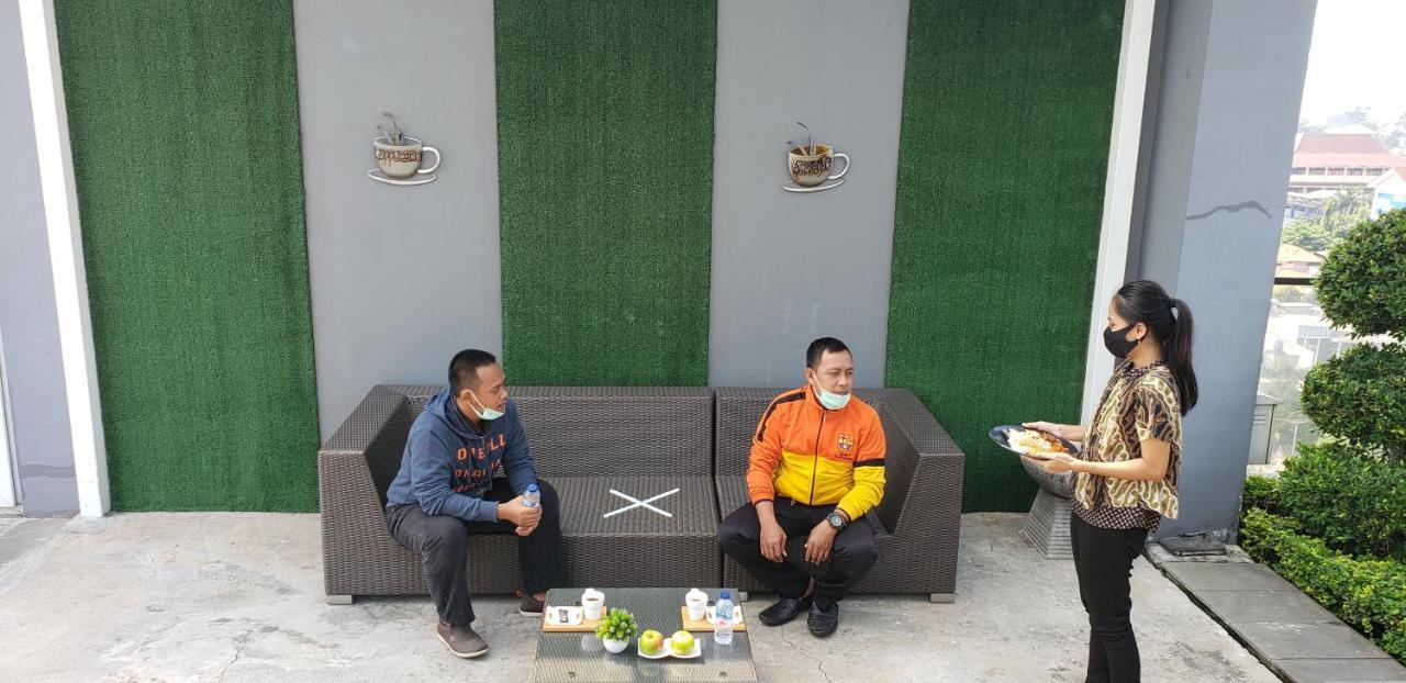 Harvia Suites Kebon Jeruk Jakarta Buitenkant foto
