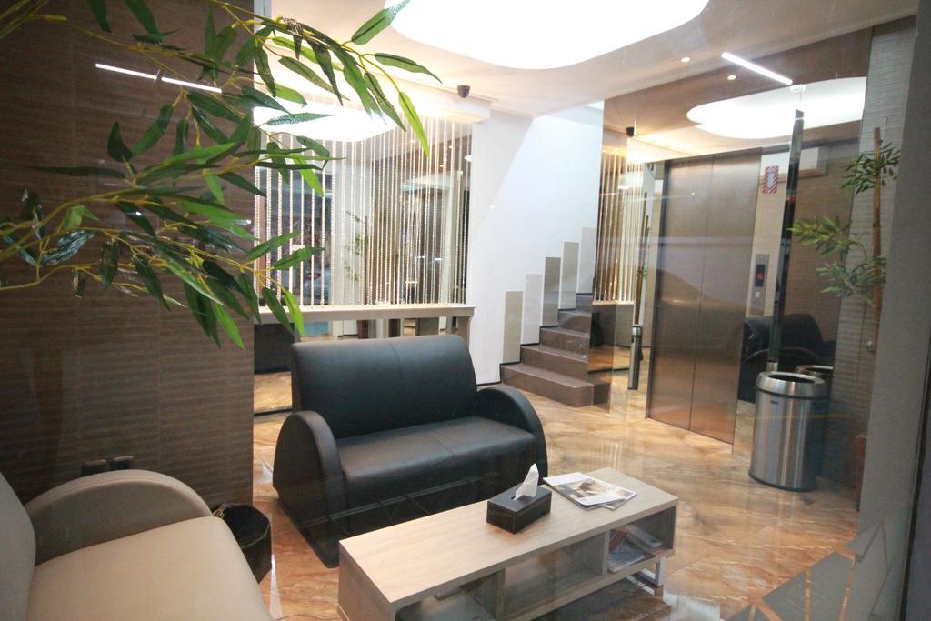 Harvia Suites Kebon Jeruk Jakarta Buitenkant foto
