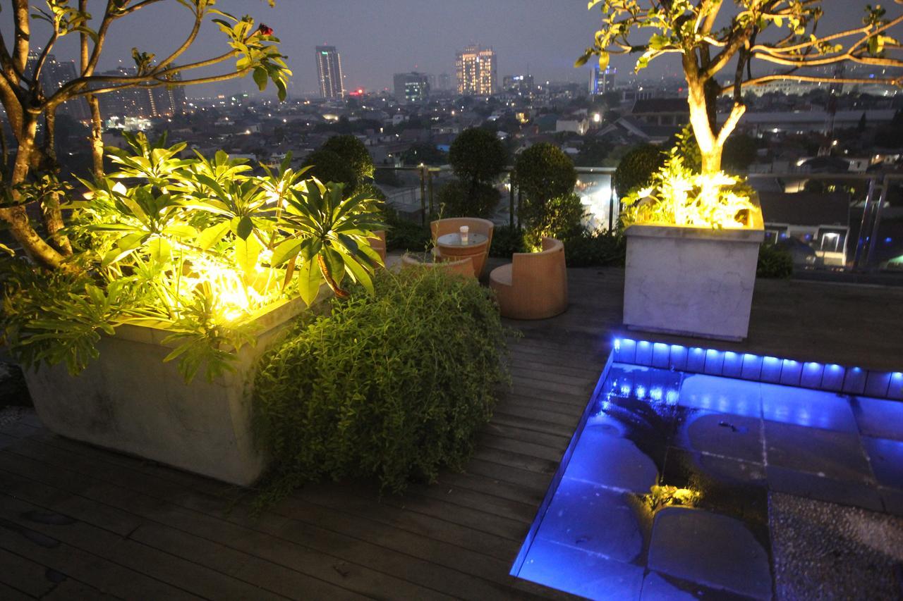 Harvia Suites Kebon Jeruk Jakarta Buitenkant foto