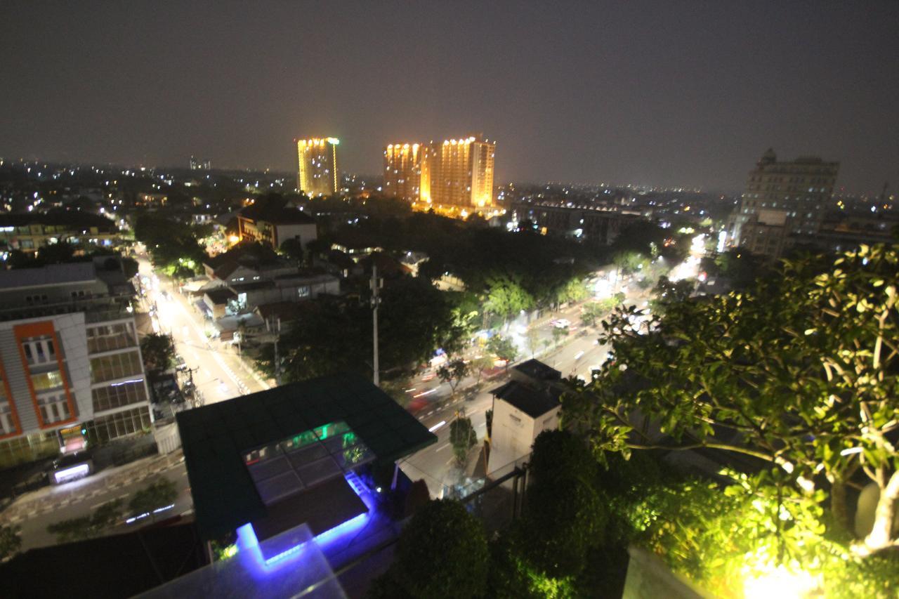 Harvia Suites Kebon Jeruk Jakarta Buitenkant foto