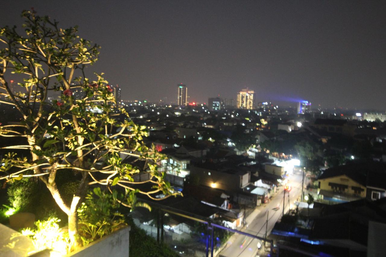 Harvia Suites Kebon Jeruk Jakarta Buitenkant foto
