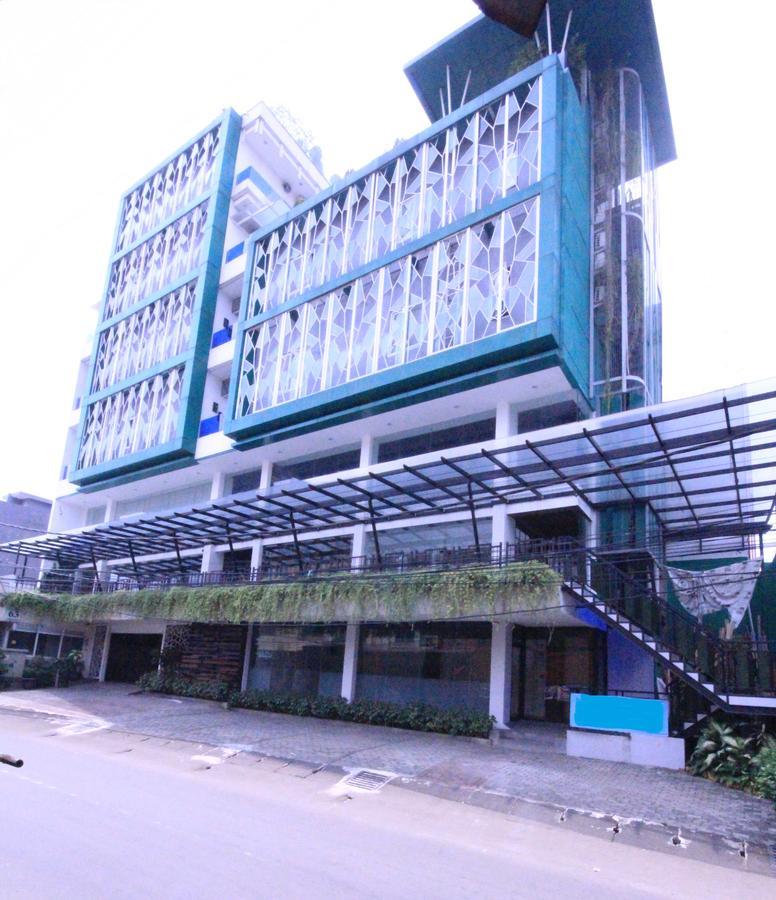 Harvia Suites Kebon Jeruk Jakarta Buitenkant foto