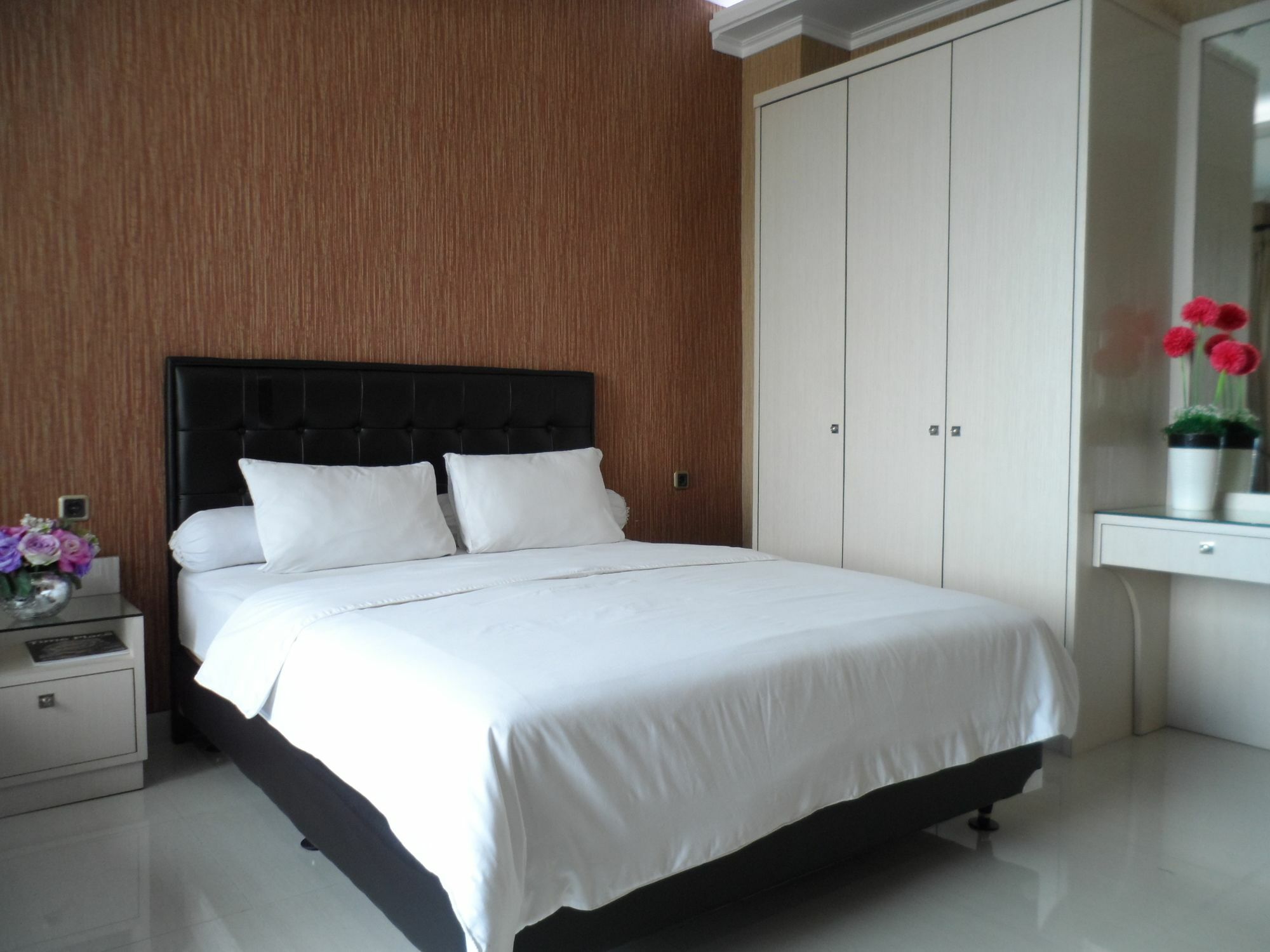 Harvia Suites Kebon Jeruk Jakarta Buitenkant foto